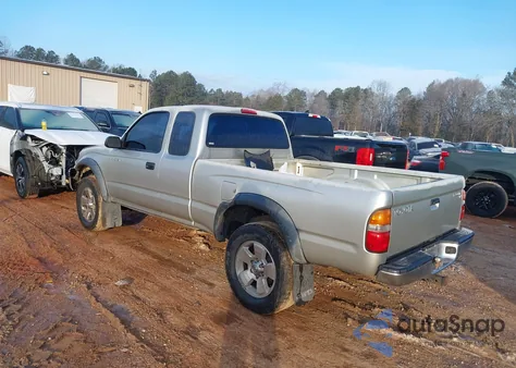2001 Toyota Tacoma из США, поврежденный, VIN 5TEWM72NX1Z763578